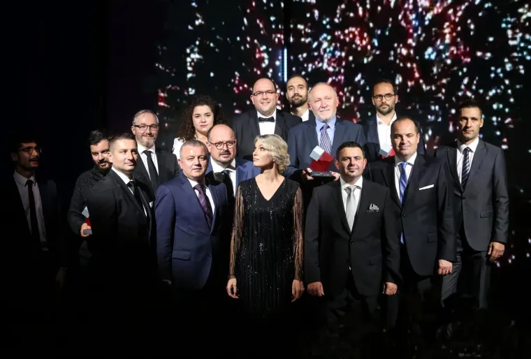 Predsjednica iznenadila novom frizurom, ali i figurom na proslavi 25 godina poslovanja HAMAG-BICRO-a