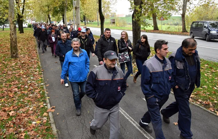 Radnici Đure Đakovića &scaron;trajkaju zbog neisplate plaće: 'Hoćemo živjeti i kruh zaraditi'