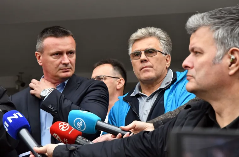 Radnici Đure Đakovića &scaron;trajkaju zbog neisplate plaće: 'Hoćemo živjeti i kruh zaraditi'