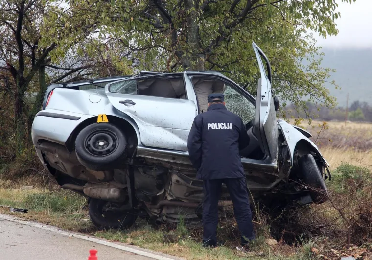 Te&scaron;ka prometna nesreća kod Skradina: Pri slijetanju s ceste poginuo mu&scaron;karac
