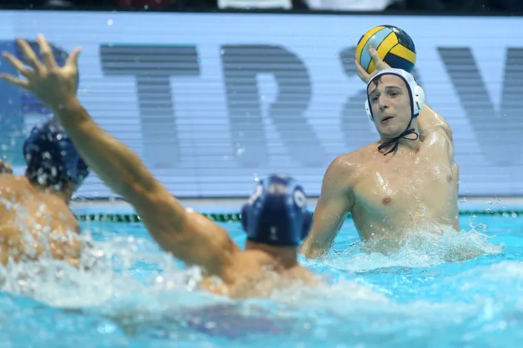 JAKI I BOGATI PRO RECCO ZAUSTAVLJEN U ZAGREBU I TO NA KAKAV NAČIN: Ma gasi sve nakon ovog