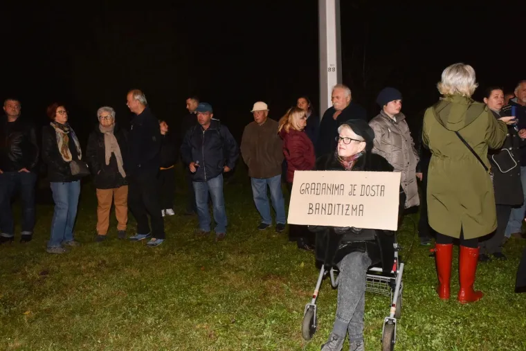 OBITELJ MARŠANIĆ PRIREDILA LJETO NA OKRETIŠTU TRAMVAJA PREČKO: Pogledajte je li bilo bolje nego na Savi