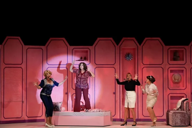 Zagrepčani ludi za Menopauzom! Dodani novi datumi 7.11. i 10.11.