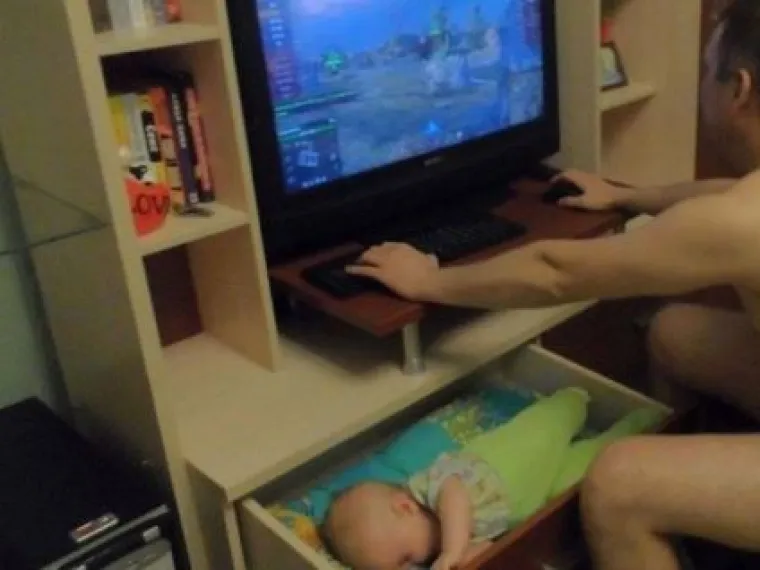 Bitno da je klincima dobro: Urnebesne slike koje pokazuju za&scaron;to nije dobro tatu ostaviti samog s djecom