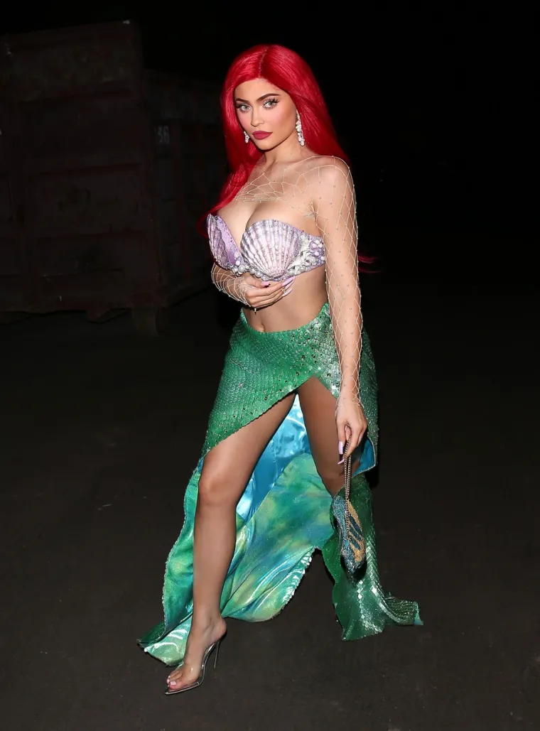 OVA VERZIJA MALE SIRENE NIJE ZA DJECU: Pogledajte u čemu je Kylie Jenner privlačila poglede