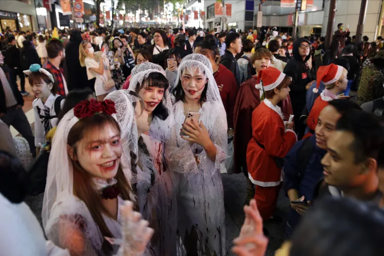 Noć vje&scaron;tica slavila se diljem svijeta: Zombiji, vje&scaron;tice, zli klaunovi - koja je maska najbolja?