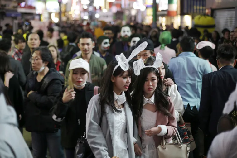 Noć vje&scaron;tica slavila se diljem svijeta: Zombiji, vje&scaron;tice, zli klaunovi - koja je maska najbolja?