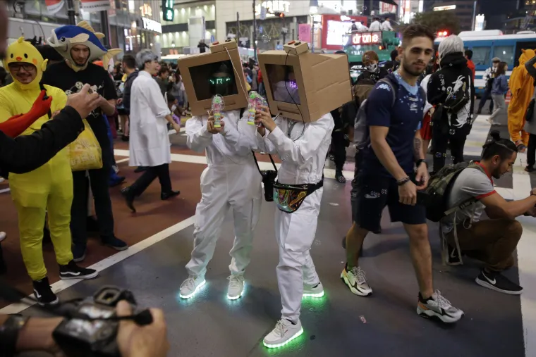 Noć vje&scaron;tica slavila se diljem svijeta: Zombiji, vje&scaron;tice, zli klaunovi - koja je maska najbolja?