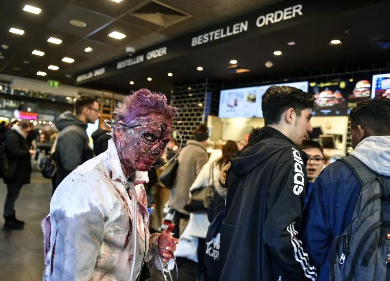 Noć vje&scaron;tica slavila se diljem svijeta: Zombiji, vje&scaron;tice, zli klaunovi - koja je maska najbolja?