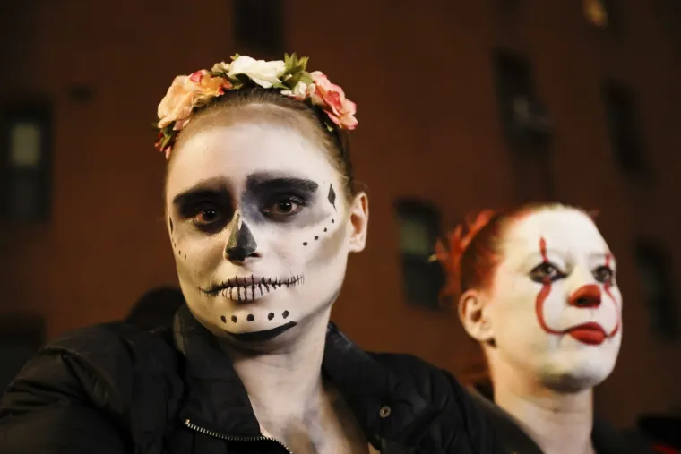 Noć vje&scaron;tica slavila se diljem svijeta: Zombiji, vje&scaron;tice, zli klaunovi - koja je maska najbolja?