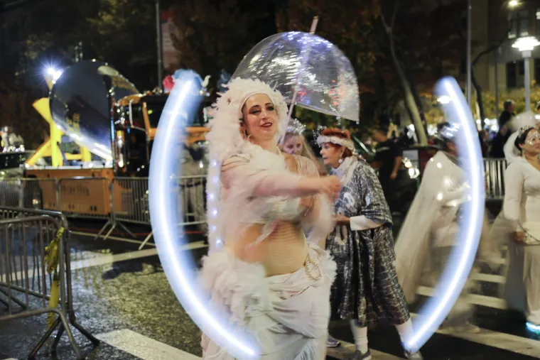 Noć vje&scaron;tica slavila se diljem svijeta: Zombiji, vje&scaron;tice, zli klaunovi - koja je maska najbolja?