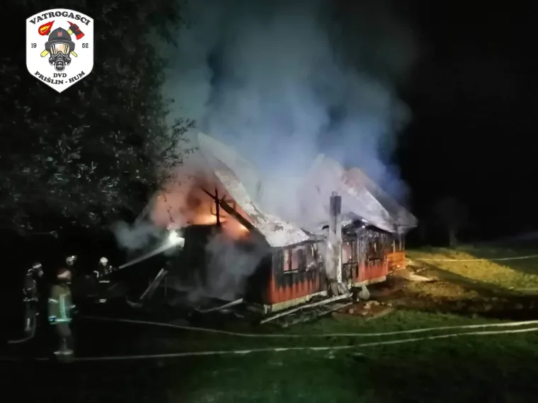 U sinoćnjem požaru u Malom Taboru, u potpunosti je izgorila drvena kuća u vlasni&scaron;tvu 58-godi&scaron;njeg Z.K.