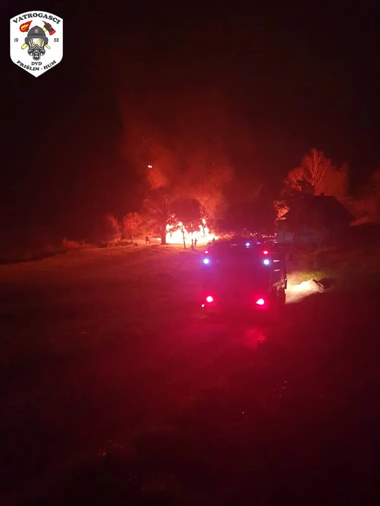 U sinoćnjem požaru u Malom Taboru, u potpunosti je izgorila drvena kuća u vlasni&scaron;tvu 58-godi&scaron;njeg Z.K.