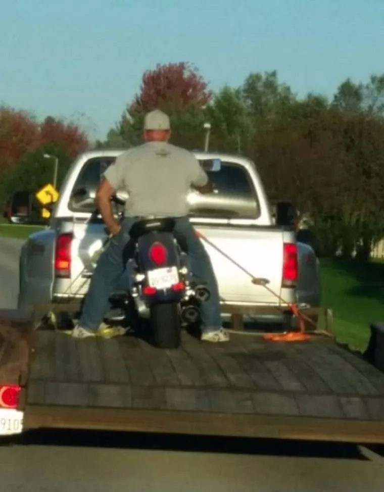 Nitko neće njima govorit': Urnebesne fotke ljudi koji su na jedinstven način prekr&scaron;ili zakone