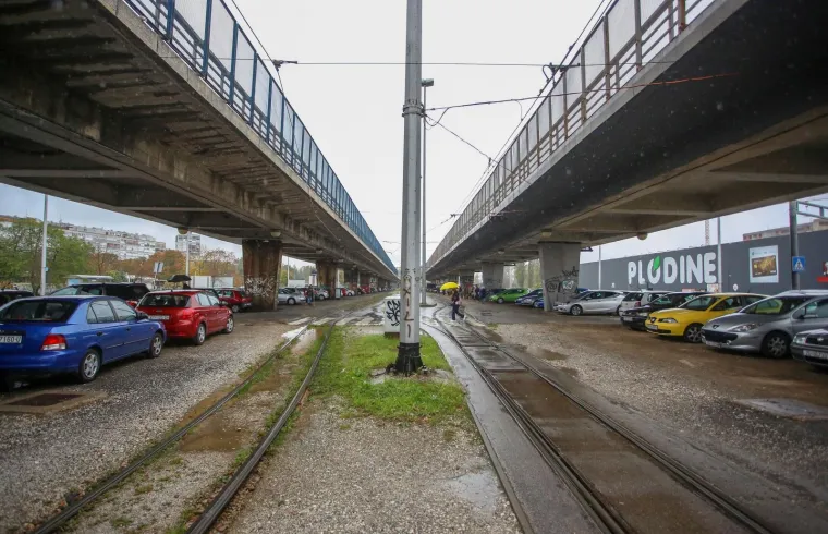 Ispod Mosta mladosti puknuo magistralni vrelovod: Novi Zagreb bez tople vode