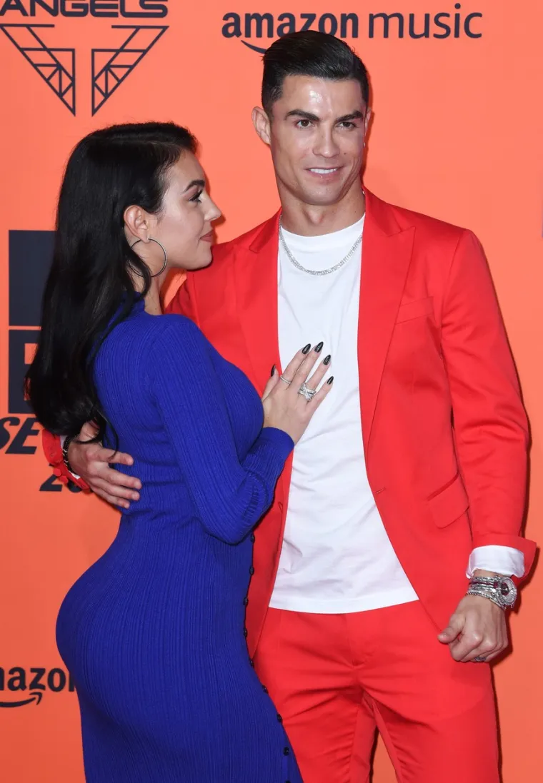 LIJEPA GEORGINA OTKRILA PREVIŠE: Pokazala zašto je Ronaldu druženje s njom bolje od zabijanja golova, Cristiano se malo zanio