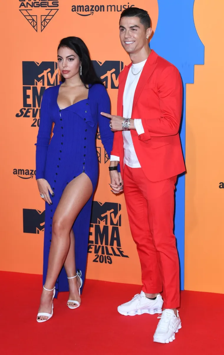 LIJEPA GEORGINA OTKRILA PREVIŠE: Pokazala zašto je Ronaldu druženje s njom bolje od zabijanja golova, Cristiano se malo zanio