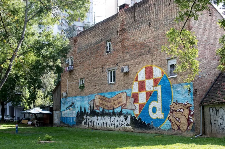 Plava boja vlada Zagrebom: Pogledajte u kojem se kvartu nalaze najljepši grafiti i murali posvećeni Dinamu!