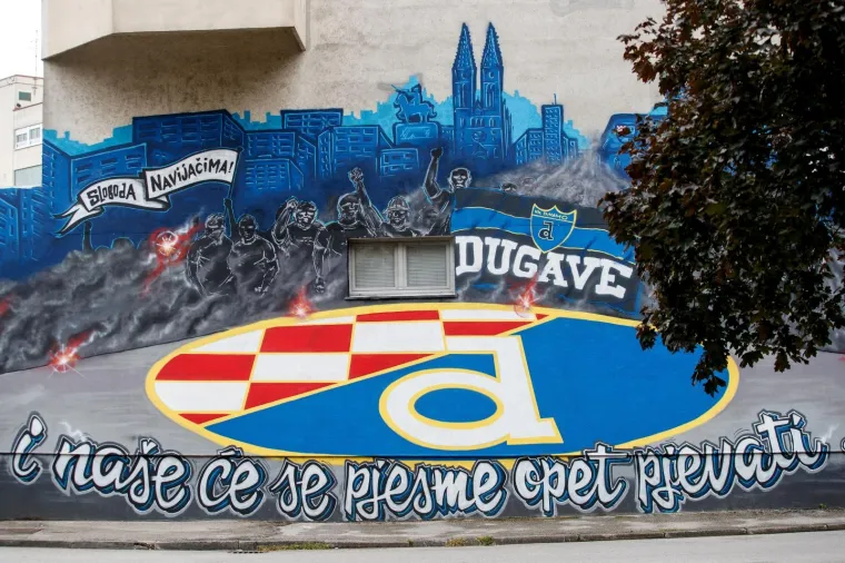 Grafit posvećen Dinamu u ulici Svetog Mateja u Dugavama.
