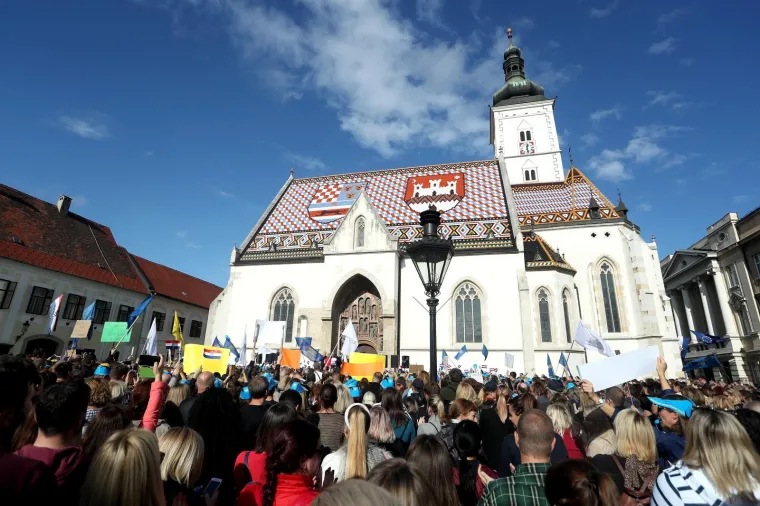 Prosvjetari pred Vladom: 'Mi bismo radije bili u razredima s na&scaron;im učenicima'