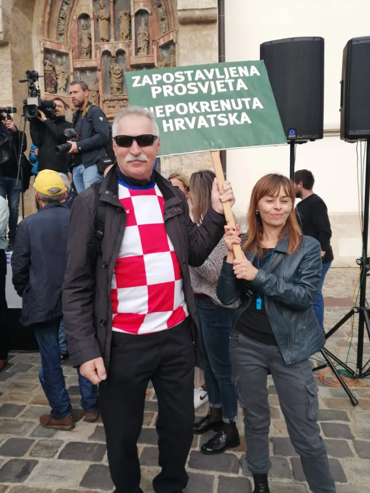 Prosvjetari pred Vladom: 'Mi bismo radije bili u razredima s na&scaron;im učenicima'