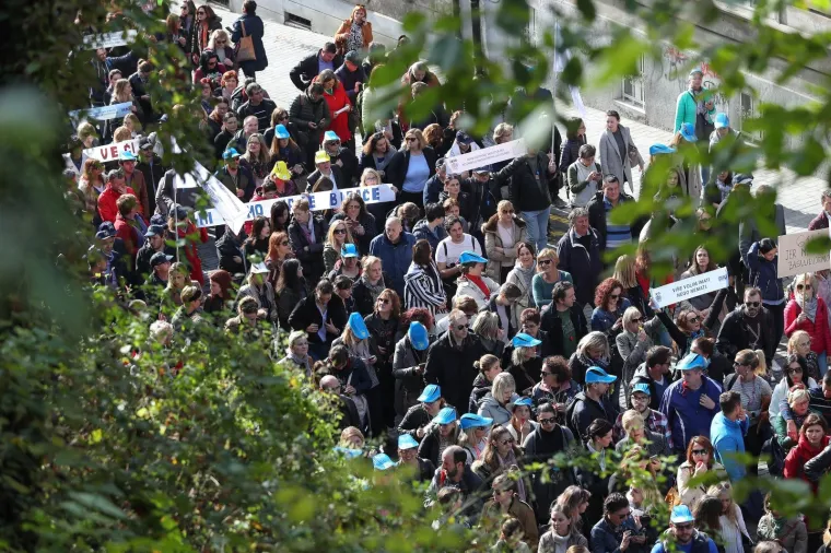 Prosvjetari pred Vladom: 'Mi bismo radije bili u razredima s na&scaron;im učenicima'