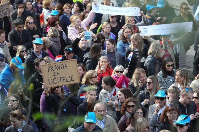 Prosvjetari pred Vladom: 'Mi bismo radije bili u razredima s na&scaron;im učenicima'