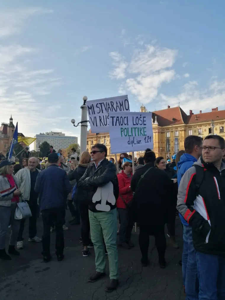 Prosvjetari pred Vladom: 'Mi bismo radije bili u razredima s na&scaron;im učenicima'