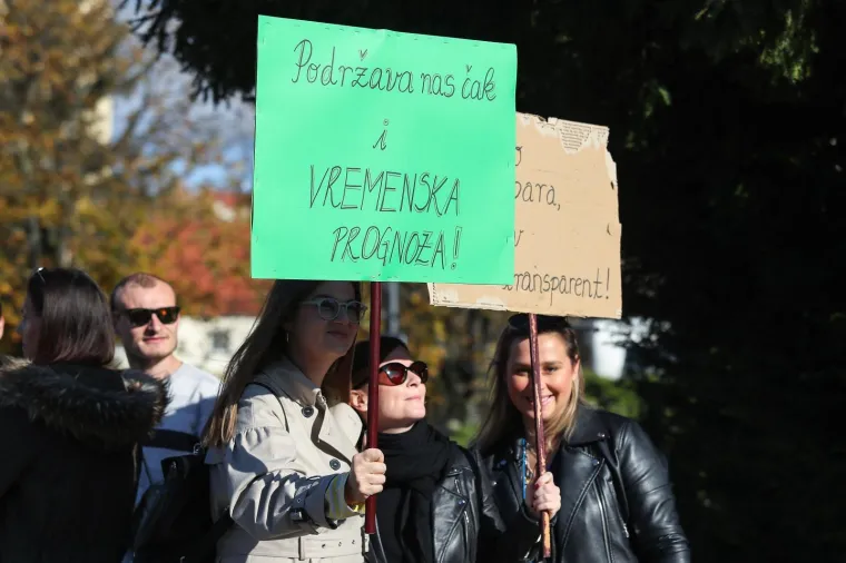 Prosvjetari pred Vladom: 'Mi bismo radije bili u razredima s na&scaron;im učenicima'