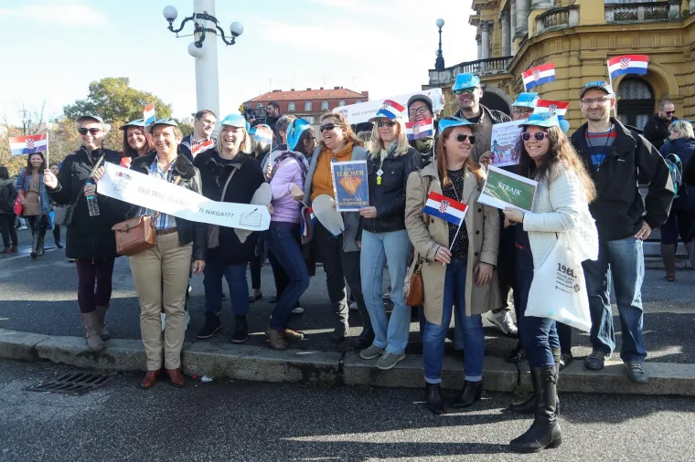 Prosvjetari pred Vladom: 'Mi bismo radije bili u razredima s na&scaron;im učenicima'