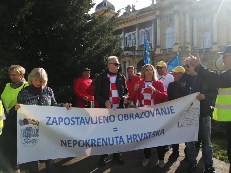 Prosvjetari pred Vladom: 'Mi bismo radije bili u razredima s na&scaron;im učenicima'