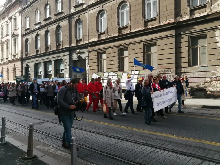 Prosvjetari pred Vladom: 'Mi bismo radije bili u razredima s na&scaron;im učenicima'