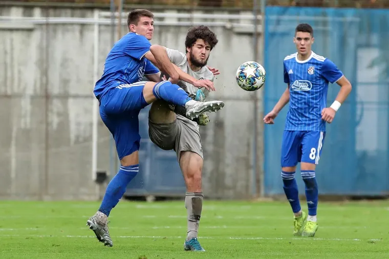 Odlična uvertira za veliku utakmicu: Dinamovi juniori pobijedili &Scaron;ahtar i ostali na prvom mjestu