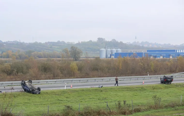 Dva auta zavr&scaron;ila na krovu, ima ozlijeđenih: 'Prizor je bio stra&scaron;an. Vidjela sam kako izvlače ženu'