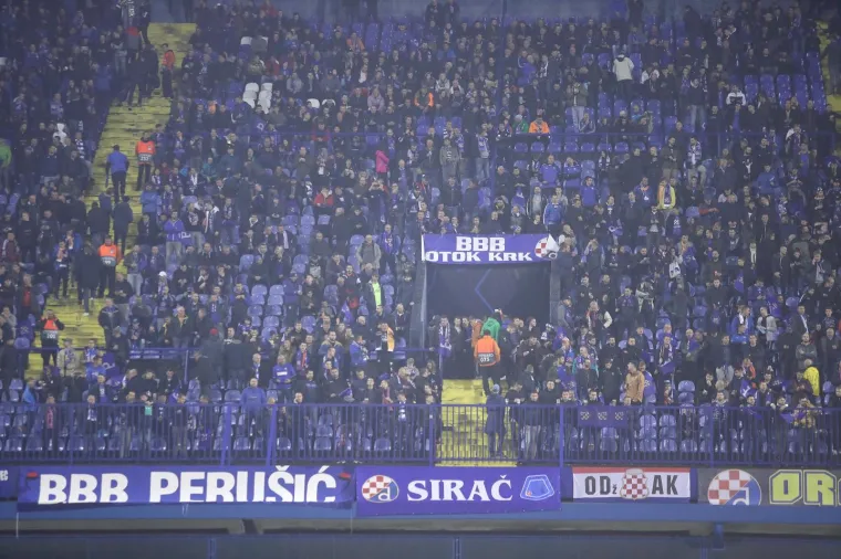 KRCATE MAKSIMIRSKE TRIBINE DOČEKALE MODRE: Ovakva atmosfera prava je rijetkost na Dinamovim utakmicama