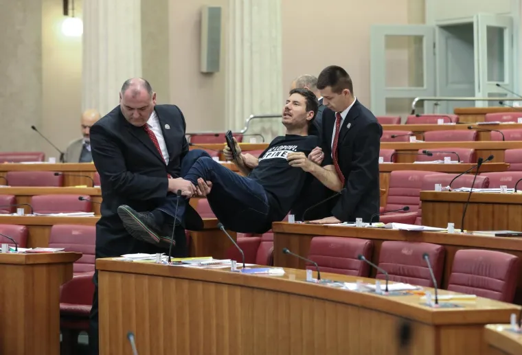 PONOVNO INCIDENT U SABORNICI: Brkić izbacio Pernara sa sjednice nakon samo par minuta