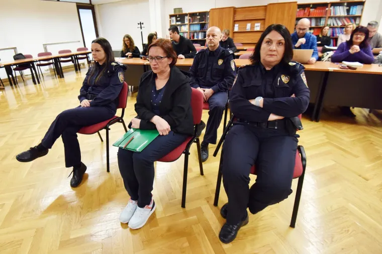 Smiljana Srnec pokunjeno je gledala u pod: Na suđenju pokazane fotografije Jasminina le&scaron;a