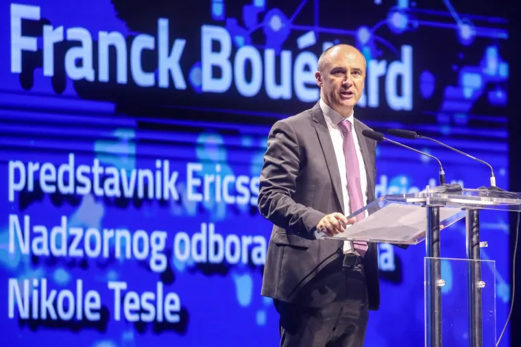 Grabar-Kitarović o svom suprugu: 'Prepoznaje&scaron; li ovog mladog gospodina? Ja ne, ne viđam ga toliko'