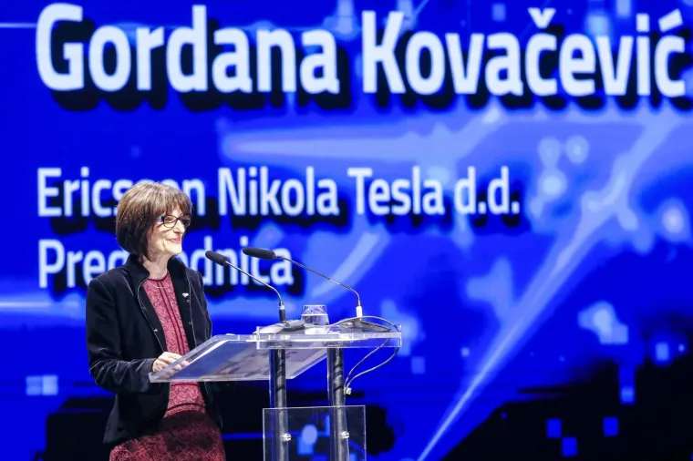 Grabar-Kitarović o svom suprugu: 'Prepoznaje&scaron; li ovog mladog gospodina? Ja ne, ne viđam ga toliko'