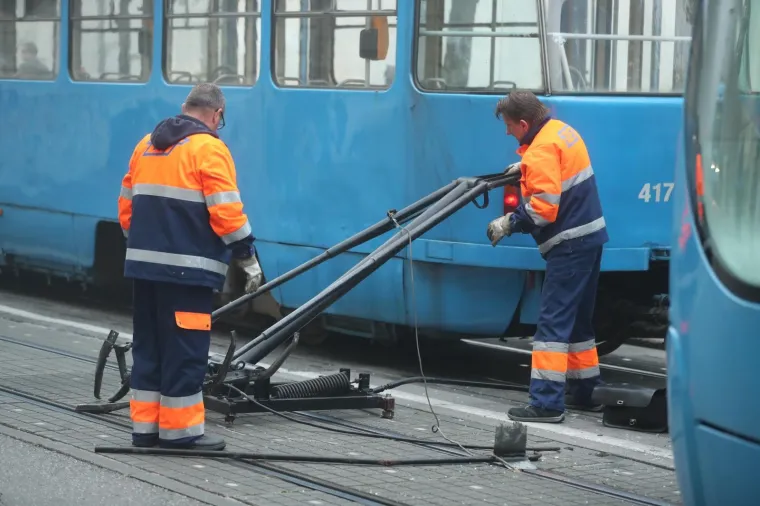 PROMETNI KOLAPS U ZAGREBU: O&scaron;tetila se kontaktna mreža u blizini Glavnog kolodvora; tramvaji preusmjereni