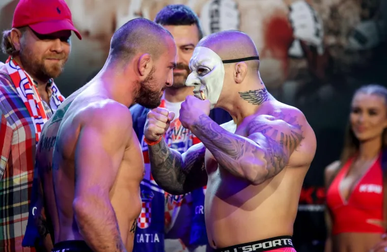 Službeno vaganje boraca uoči borilačkog spektakla KSW 51 u Areni Zagreb. 
Photo: Igor Kralj/PIXSELL