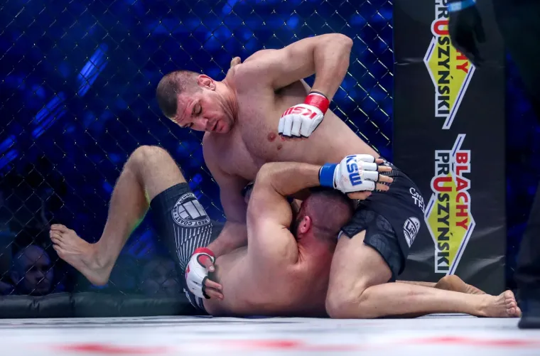 TRENUTAK KAD JE DELIJA UNI&Scaron;TIO SUPARNIKA: Thompson nije znao &scaron;to ga je sna&scaron;lo nakon ovog demoliranja