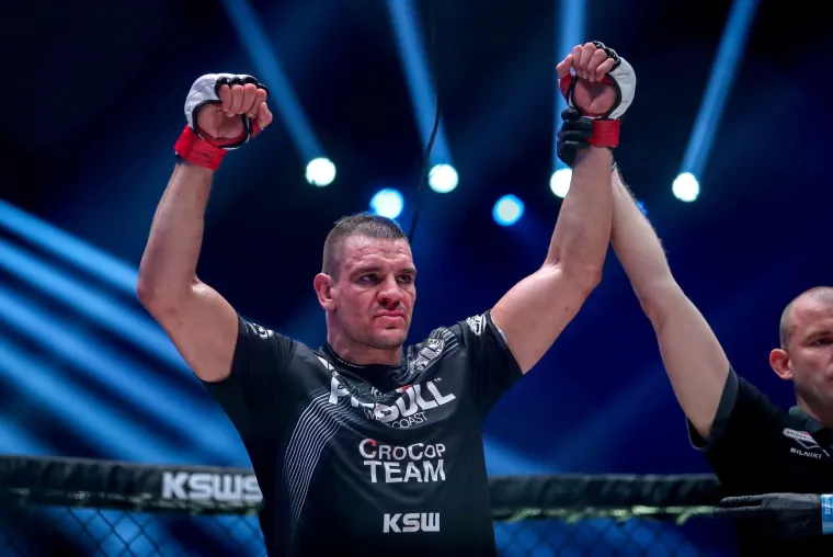 TRENUTAK KAD JE DELIJA UNI&Scaron;TIO SUPARNIKA: Thompson nije znao &scaron;to ga je sna&scaron;lo nakon ovog demoliranja