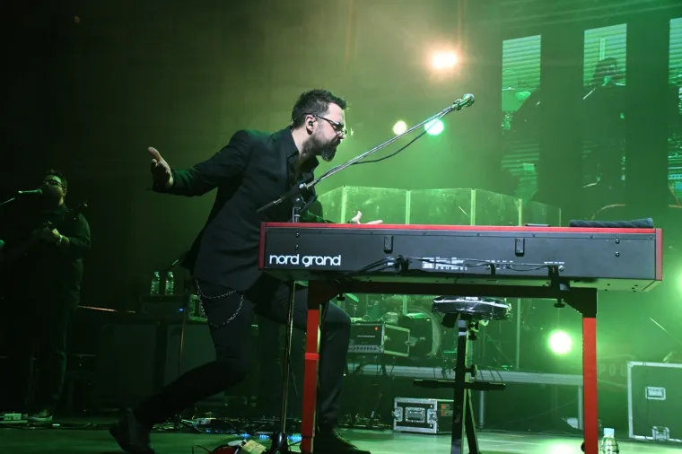 DOMAĆE ZVIJEZDE NAPRAVILE SPEKTAKL: Petar Gra&scaron;o, Massimo i Parni valjak zapalili publiku diljem regije