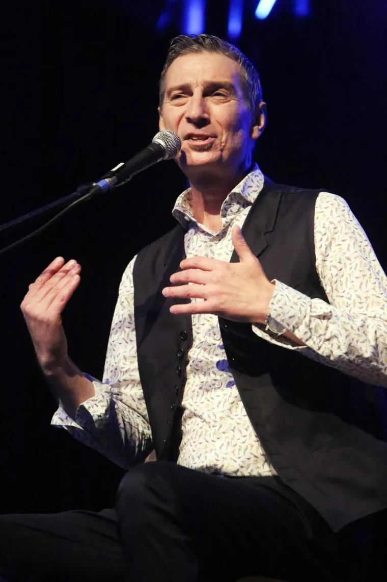 Turneja kojom će Massimo zajedno sa svojom vjernom publikom proslaviti 15 obljetnicu od objave albuma "Vje&scaron;tina" započela je jučer u Karlovcu. Vrstan glazbenik karlovačkoj je publici otpjevao svoje najveće hitove i pokazao sve vje&scaron;tine muziciranja.