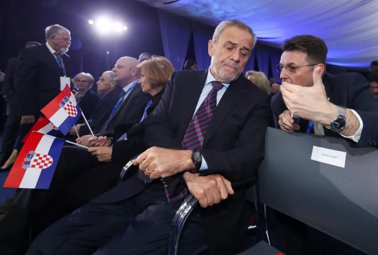 KOLINDA GRABAR KITAROVIĆ PREDSTAVLJA IZBORNI PROGRAM: Poznata lica na svečanosti na Zagrebačkom velesajmu