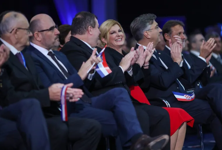 KOLINDA GRABAR KITAROVIĆ PREDSTAVLJA IZBORNI PROGRAM: Poznata lica na svečanosti na Zagrebačkom velesajmu