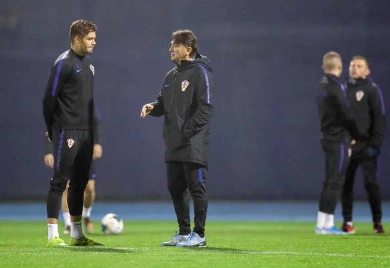 11.11.2019., Zagreb - Trening hrvatske nogometne reprezentacije na stadionu Maksimir uoci posljednje utakmice u kvalifikacijama za Europsko prvenstvo protiv Slovacke. Duje Caleta Car, Zlatko Dalic Photo: Slavko Midzor/PIXSELL
