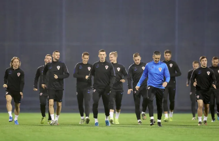 11.11.2019., Zagreb - Trening hrvatske nogometne reprezentacije na stadionu Maksimir uoci posljednje utakmice u kvalifikacijama za Europsko prvenstvo protiv Slovacke. Luka Modric, Nikola Vlasic, Marcelo Brozovic, Mario pasalic, Ivan Perisic, Tin Jedvaj, Dario Melnjak, Luka Milanovic, Josip Juranovic Photo: Slavko Midzor/PIXSELL