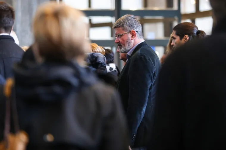 Glumci, voditelji, sporta&scaron;i, glazbenici... Svi su se do&scaron;li pozdraviti od prerano preminulog Matije Vuk&scaron;ića